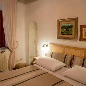  Apartment Pescioni 19 Italien